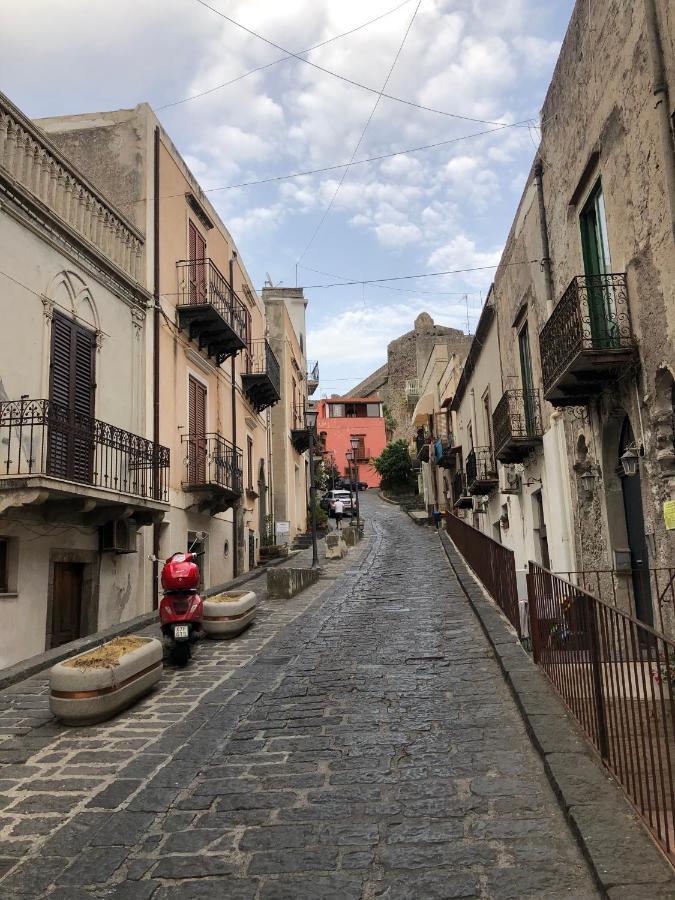 Isola - Lipari Centro Storico Villa Екстериор снимка